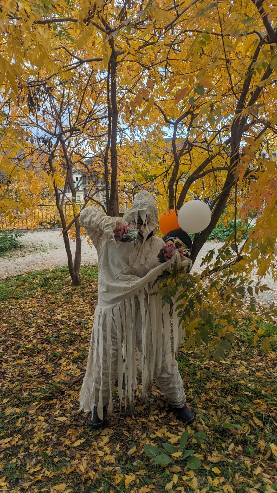 Chasse à la Momie & aux bonbons au Parc des Evaux à Onex — Photo 3