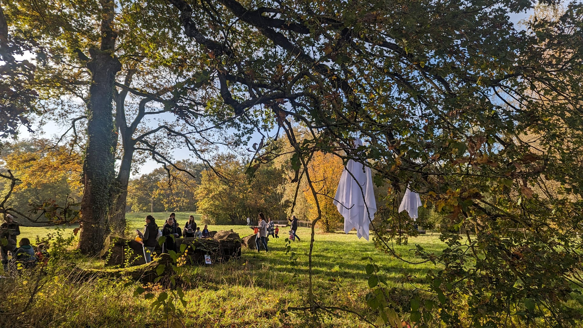 Chasse à la Momie & aux bonbons au Parc des Evaux à Onex — Photo 8