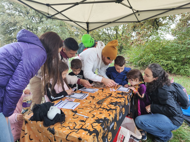 Chasse à la Momie & aux bonbons au Parc des Evaux à Onex — Photo 5