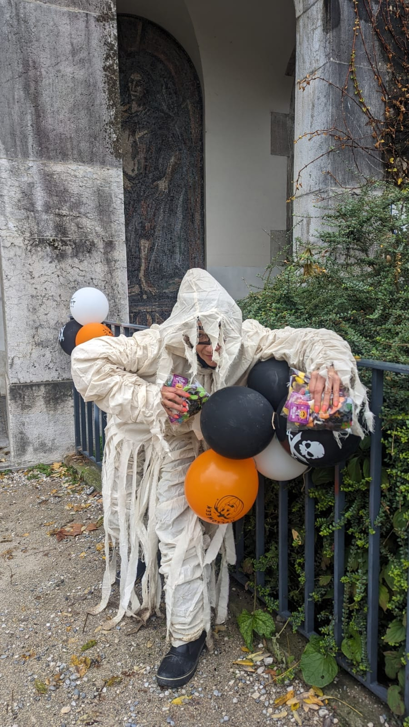 Grand jeu et chasse aux bonbons en Vieille Ville de Genève — Photo 5