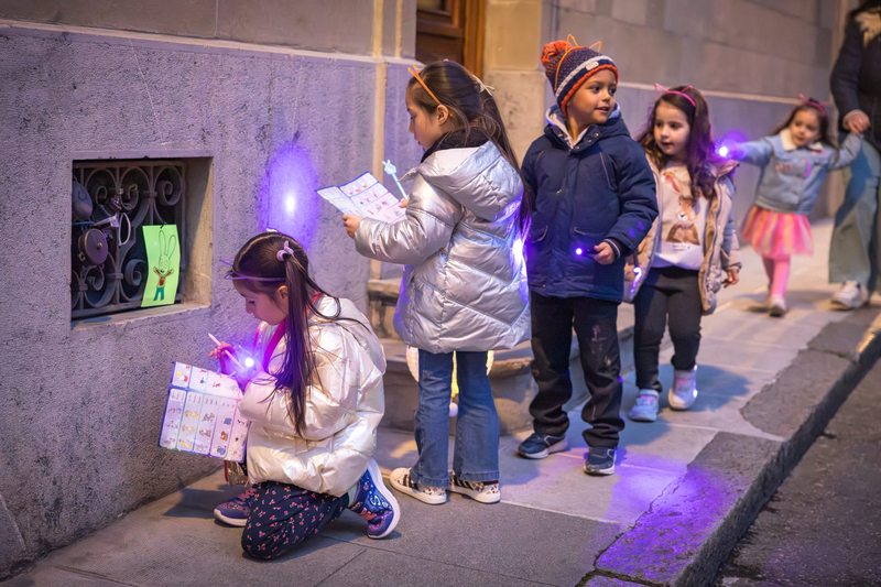 La grande chasse aux lampions de Hallie en Vieille Ville de Genève — Photo 3