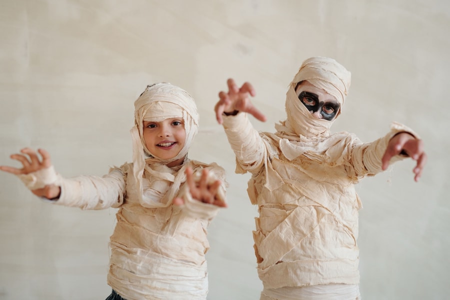 Déguisement de momie facile à fabriquer pour enfant